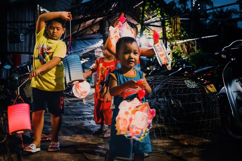 Tổ chức các sự kiện nhỏ cho trẻ em khó khăn/người già neo đơn